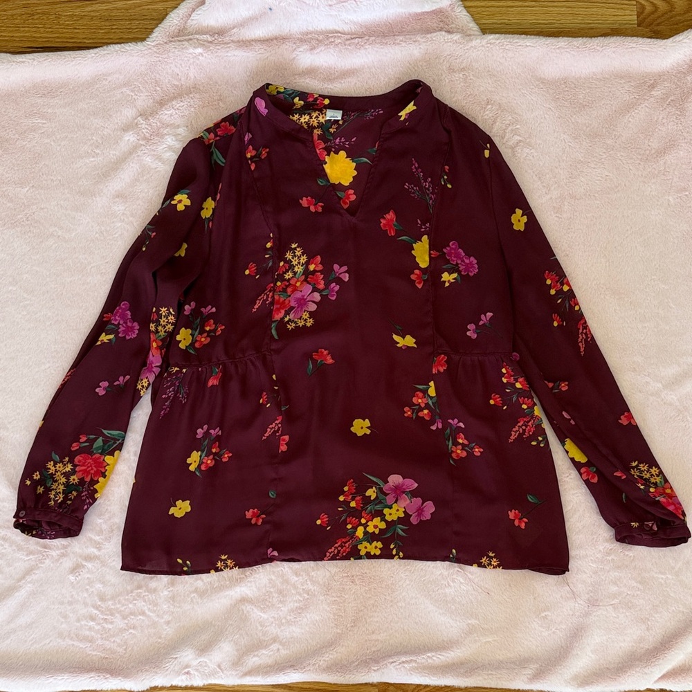 Old Navy Floral Blouse ** Bundle 5+ items and name your offer!!! 💖💞